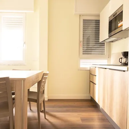 Le Fanciulle Di Appartement *