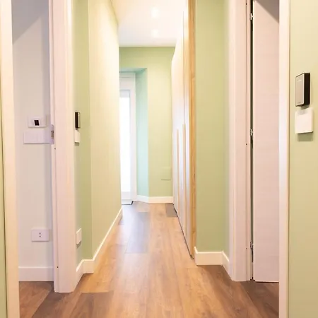 Le Fanciulle Di Appartement