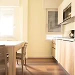 Le Fanciulle Di Apartman *